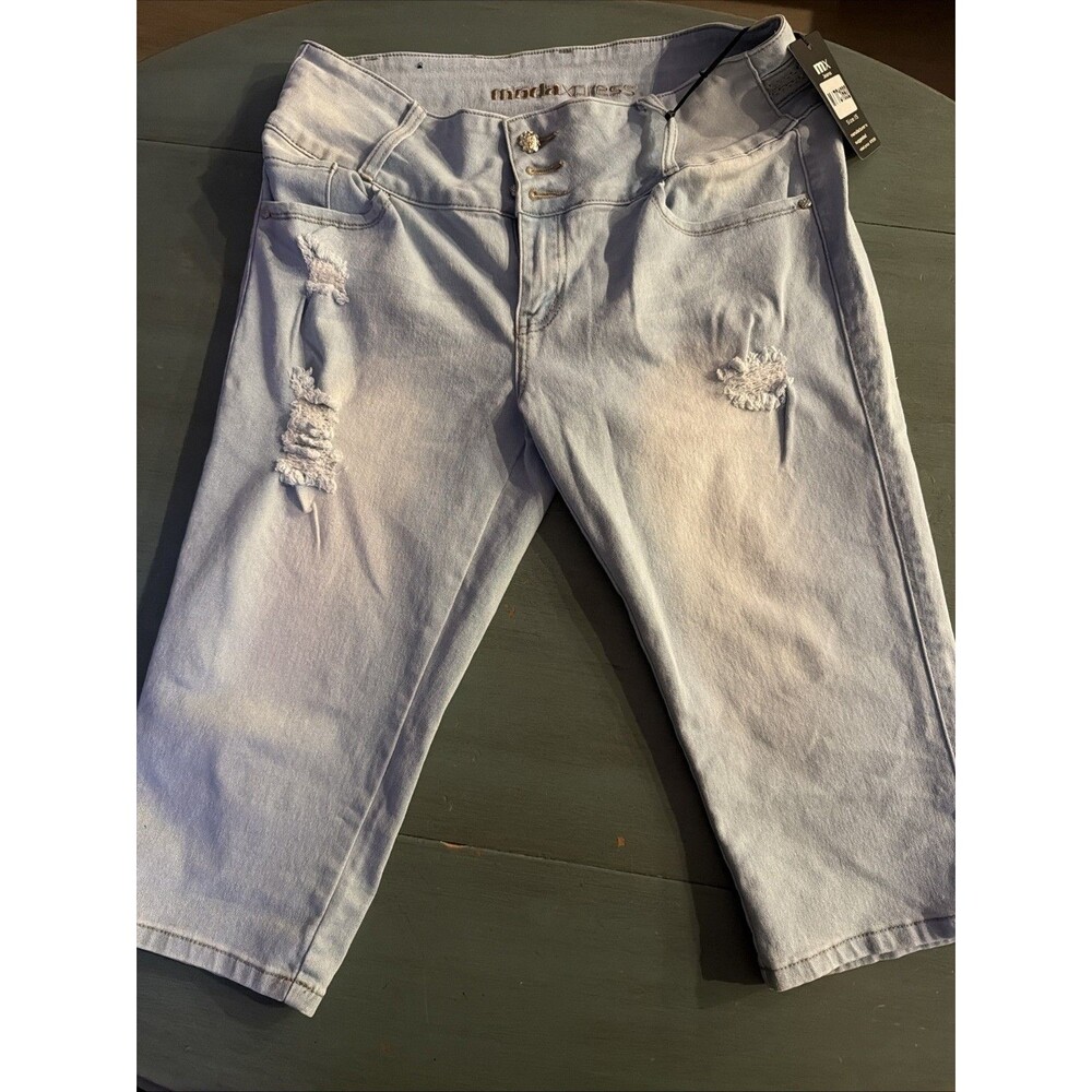 Moda Xpress Capri Jeans Size 15 Style: M/TC1692 Light Blue. Womens 14/Juniors 15